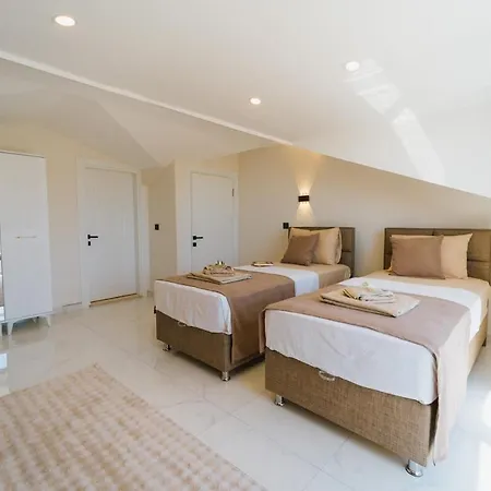 Bella Villa *