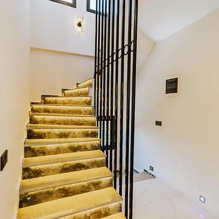 Bella Villa *